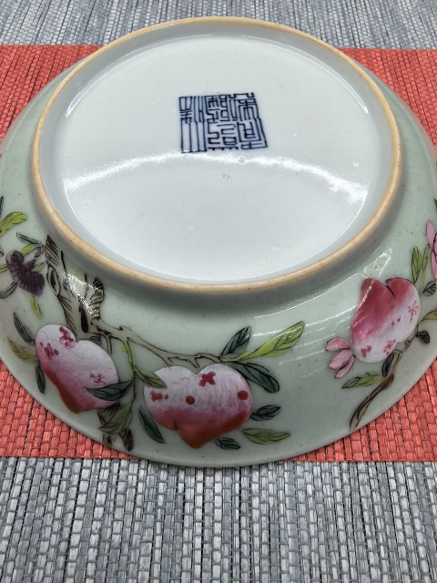 古玩陶瓷乾隆本朝款豆青釉粉彩過枝壽桃盤拍賣，當前價格28888元