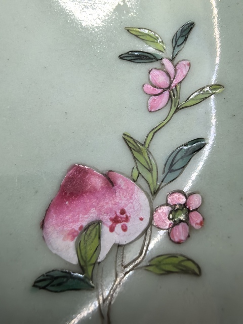 古玩陶瓷乾隆本朝款豆青釉粉彩過枝壽桃盤拍賣，當前價格28888元