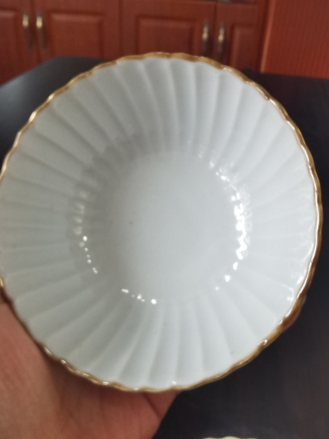 古玩陶瓷粉彩漁家樂紋菊瓣形蓋碗拍賣，當前價格14000元