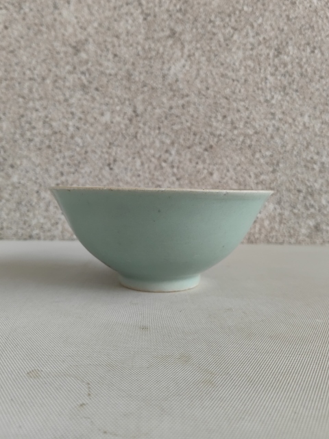 古玩陶瓷豆青釉茶碗拍賣,當前價格550元