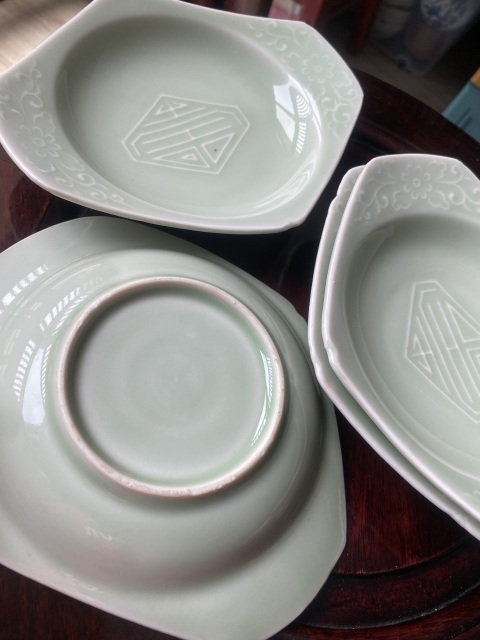 古玩陶瓷青釉暗刻壽字盤拍賣，當(dāng)前價(jià)格280元