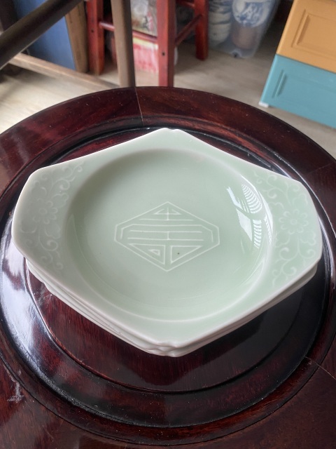 古玩陶瓷青釉暗刻壽字盤拍賣，當(dāng)前價(jià)格280元