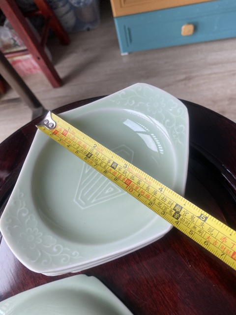 古玩陶瓷青釉暗刻壽字盤拍賣，當(dāng)前價(jià)格280元