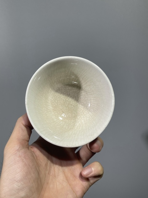 古玩陶瓷清末民初黃地素三彩雙龍戲珠紋壓手杯拍賣，當前價格1888元