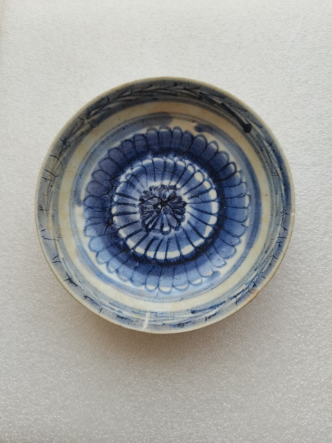古玩陶瓷青花菊花圖盤拍賣，當(dāng)前價(jià)格0元