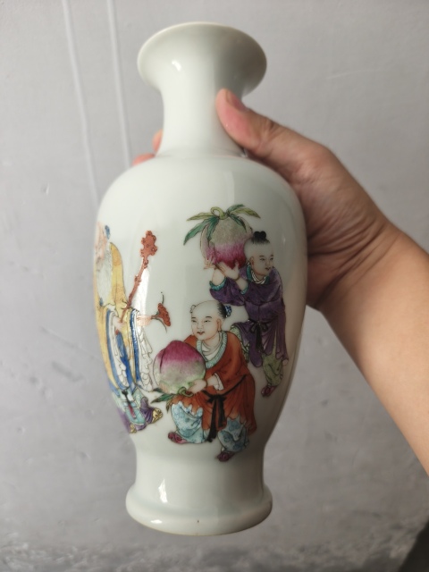 古玩陶瓷粉彩麻姑獻壽圖撇口瓶拍賣,當前價格8000元