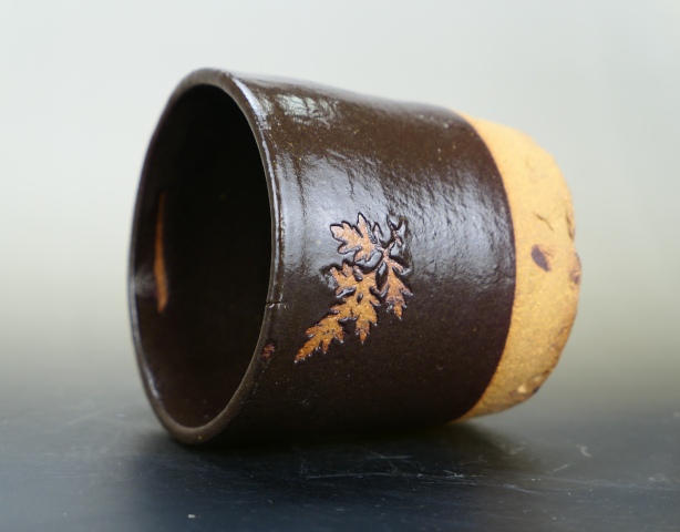 古玩陶瓷清代剪紙貼花卉紋筆筒（文房雅器）拍賣，當前價格388元
