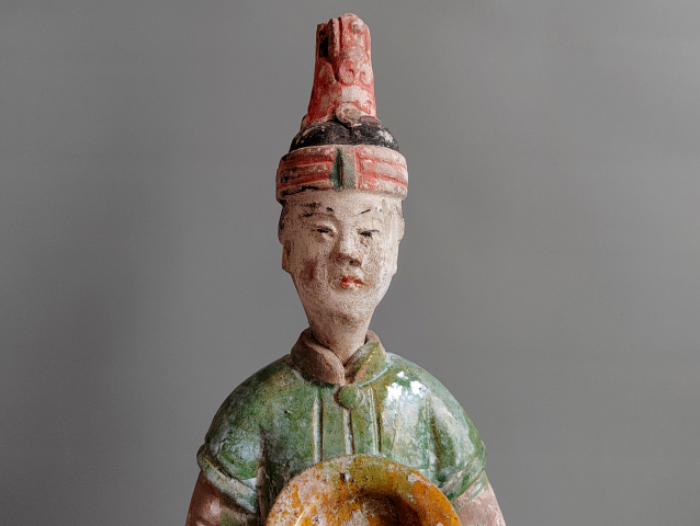 古玩陶瓷三彩捧盤仕女俑拍賣，當前價格9699元