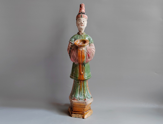 古玩陶瓷三彩捧盤仕女俑拍賣，當前價格9699元