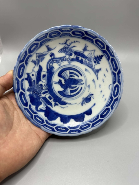 古玩陶瓷清乾隆青花山水樓臺(tái)團(tuán)鶴紋賞盤(pán)拍賣(mài),當(dāng)前價(jià)格998元