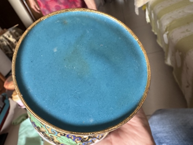 古玩陶瓷景泰藍雕花卉紋花瓶一對拍賣,當前價格1200元