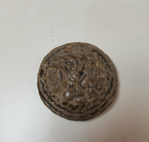 古玩陶瓷越窯青釉陶金餅拍賣,當前價格0元