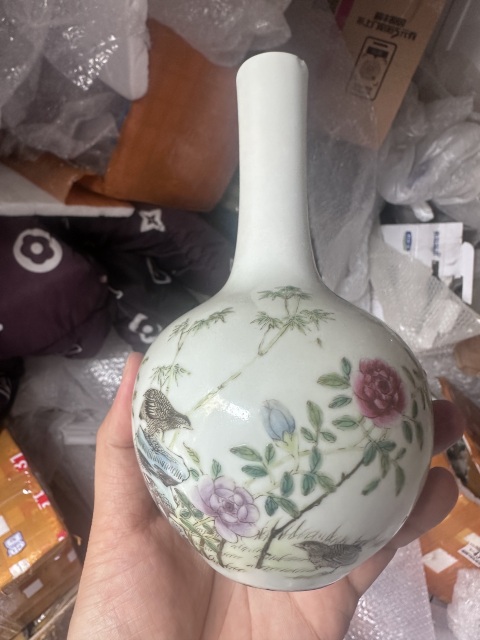 古玩陶瓷粉彩安居樂業(yè)圖天球瓶拍賣,當(dāng)前價(jià)格5000元