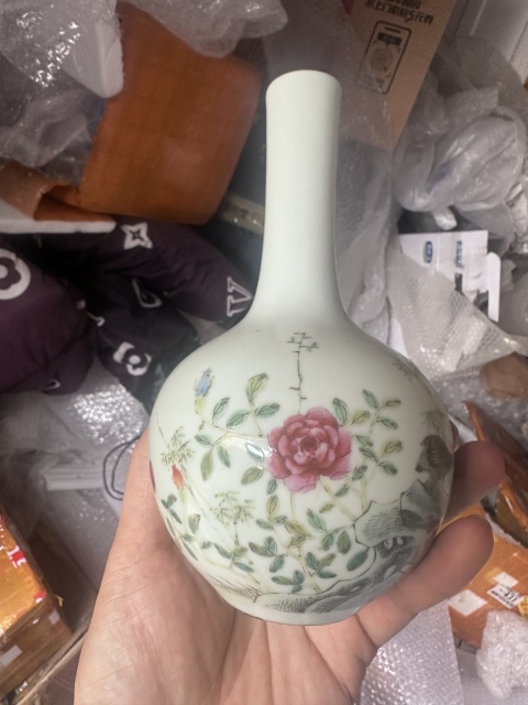 古玩陶瓷粉彩安居樂業(yè)圖天球瓶拍賣,當(dāng)前價(jià)格5000元