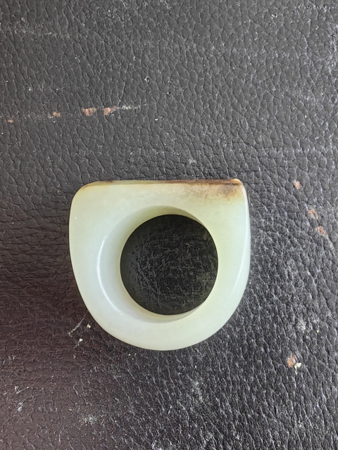 古玩玉器和田玉籽料戒指,秋梨皮拍賣,當前價格1000元