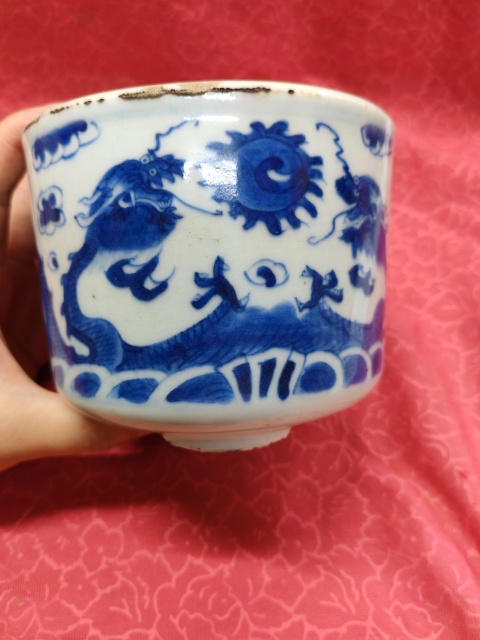 古玩陶瓷晚清龍紋青花三足筒式香爐拍賣，當(dāng)前價(jià)格1200元