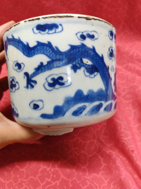古玩陶瓷晚清龍紋青花三足筒式香爐拍賣，當(dāng)前價(jià)格1200元
