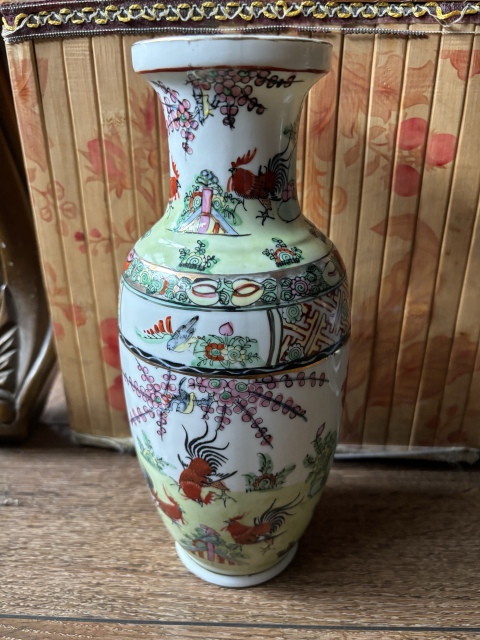 古玩陶瓷廣彩官上加官圖盤(pán)口瓶拍賣(mài)，當(dāng)前價(jià)格600元