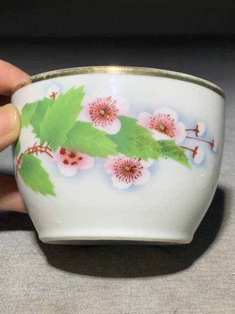 古玩陶瓷名家作品粉彩花卉紋蓋罐拍賣,當(dāng)前價格699元