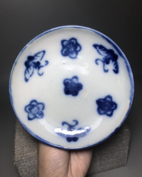 古玩陶瓷青花蝴蝶花卉紋高足貢盤拍賣,當(dāng)前價(jià)格0元