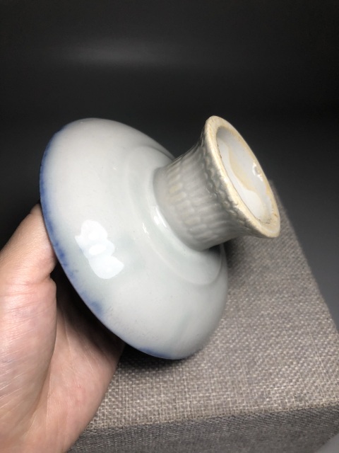 古玩陶瓷青花蝴蝶花卉紋高足貢盤拍賣,當(dāng)前價(jià)格0元