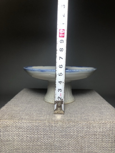 古玩陶瓷青花蝴蝶花卉紋高足貢盤拍賣,當(dāng)前價(jià)格0元