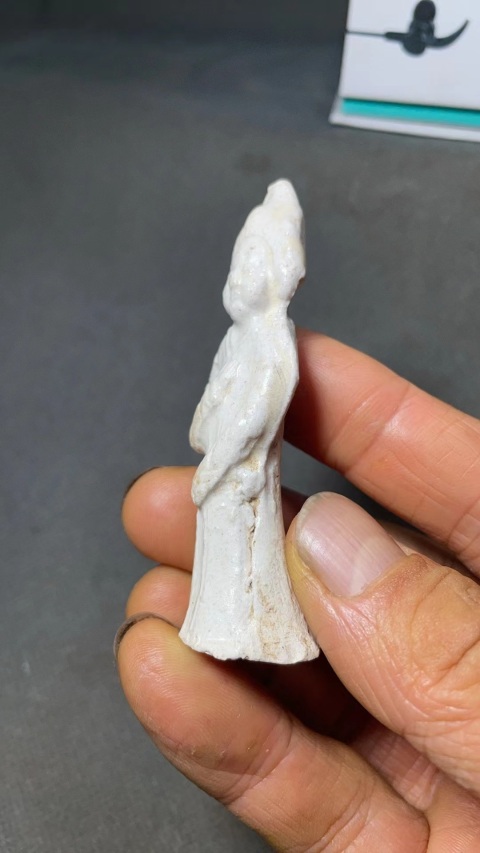古玩陶瓷宋金?當陽峪窯白釉人物瓷塑拍賣，當前價格2500元