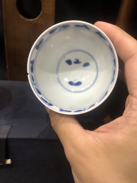 古玩陶瓷(精品主人杯)清-康熙-青花留白-花卉紋主人杯一對拍賣,當前價格798元