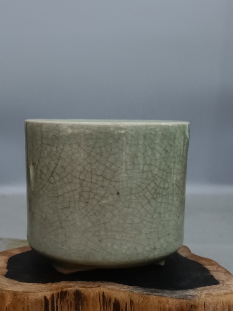 古玩陶瓷哥釉開片三足爐拍賣,當(dāng)前價(jià)格888元