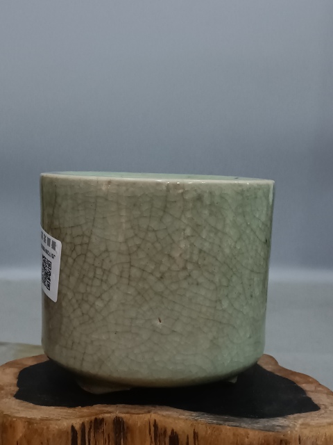 古玩陶瓷哥釉開片三足爐拍賣,當(dāng)前價(jià)格888元