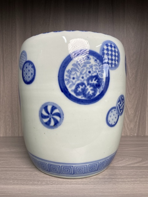 古玩陶瓷清中期 青花皮球花紋文房案缸拍賣,當(dāng)前價(jià)格850元