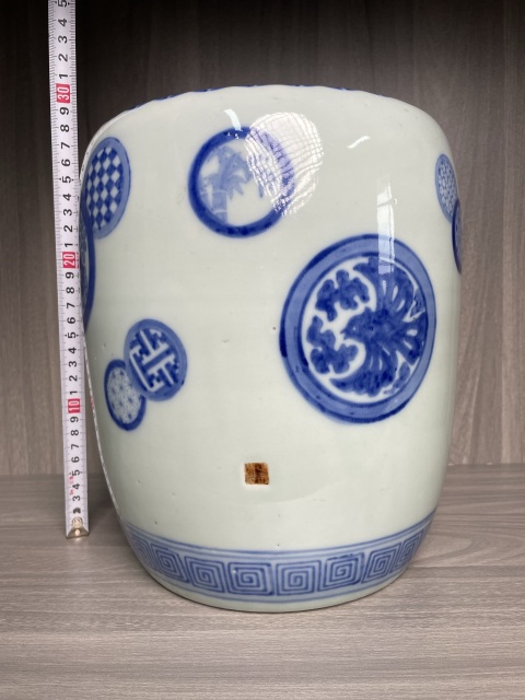古玩陶瓷清中期 青花皮球花紋文房案缸拍賣,當(dāng)前價(jià)格850元