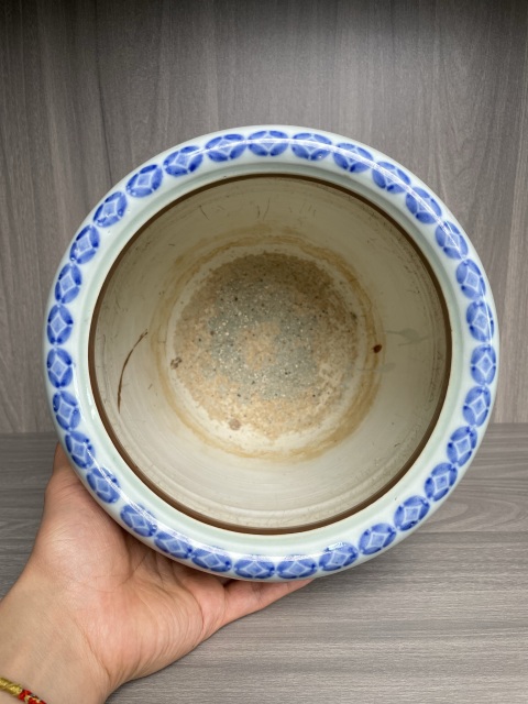 古玩陶瓷清中期 青花皮球花紋文房案缸拍賣,當(dāng)前價(jià)格850元