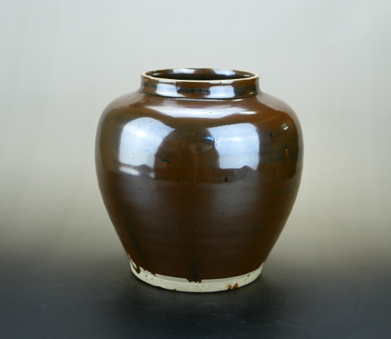 古玩陶瓷精美.明代定窯系紫金釉茶葉罐(1368年-1644年)拍賣,當前價格6000元