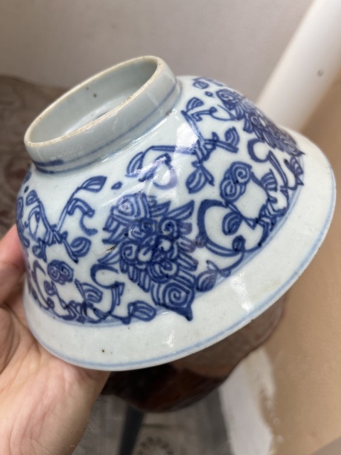 古玩陶瓷清中期青花淡描花卉紋折沿碗拍賣,當前價格599元