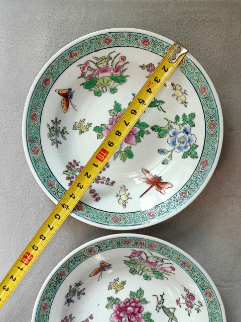 古玩陶瓷粉彩蝴蝶花卉紋盤拍賣,當前價格450元