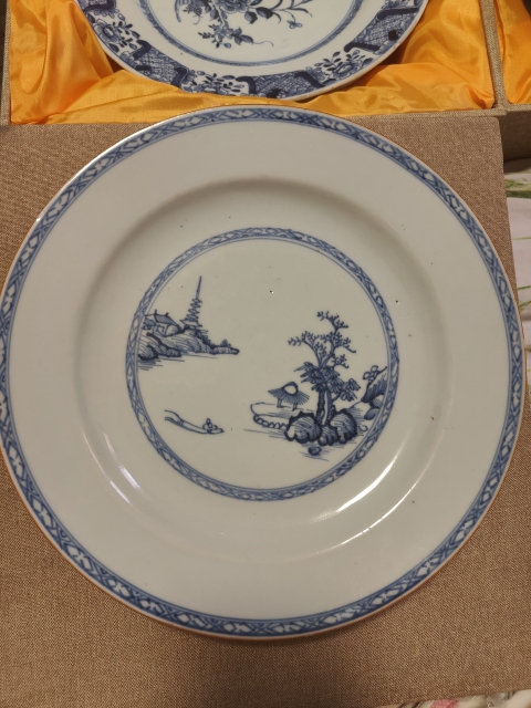 古玩陶瓷清早·青花山水人物紋折沿盤真品鑒賞圖