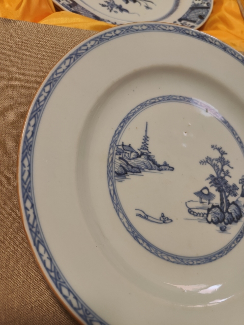 古玩陶瓷清早·青花山水人物紋折沿盤真品鑒賞圖