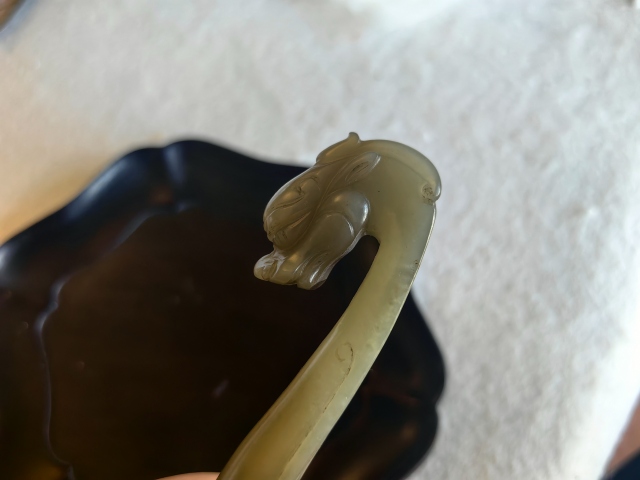 古玩雜項明代特殊龍紋—明末且末藍飛翼云龍紋帶鉤拍賣，當前價格18500元