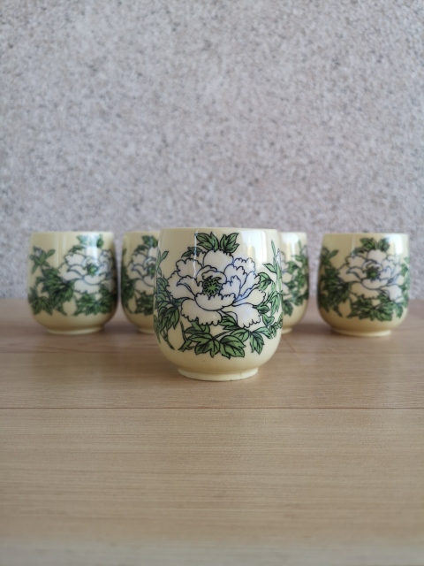 古玩陶瓷花卉紋杯拍賣,當前價格260元