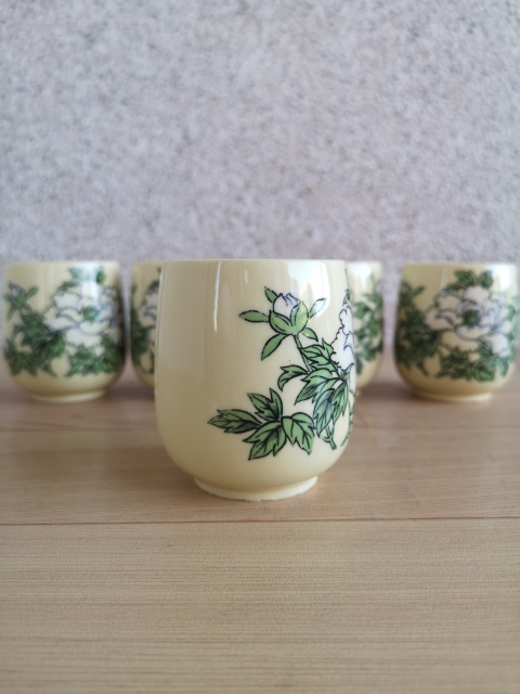 古玩陶瓷花卉紋杯拍賣,當前價格260元