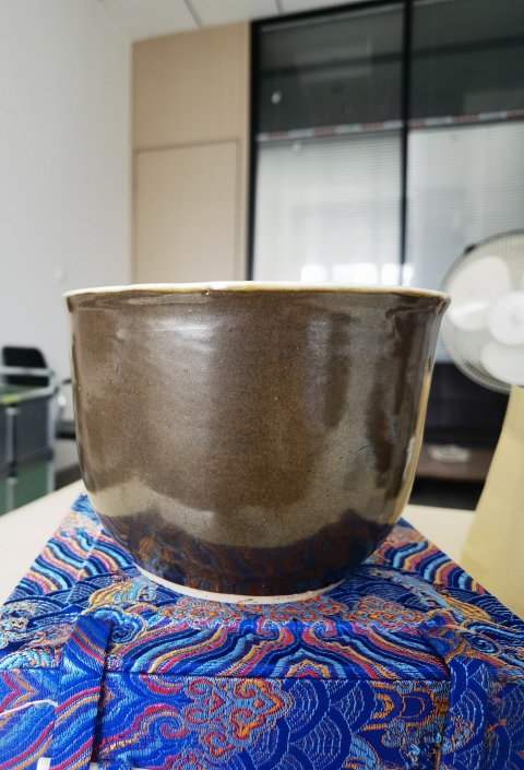古玩陶瓷清早期紫金釉蓋缸拍賣，當(dāng)前價(jià)格1500元