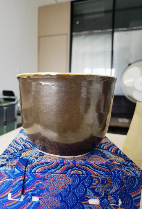 古玩陶瓷清早期紫金釉蓋缸拍賣，當(dāng)前價(jià)格1500元