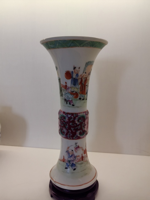 古玩陶瓷乾隆年制款嬰戲紋粉彩束腰花觚拍賣，當前價格8800元