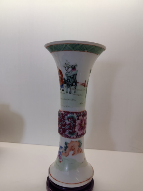 古玩陶瓷乾隆年制款嬰戲紋粉彩束腰花觚拍賣，當前價格8800元