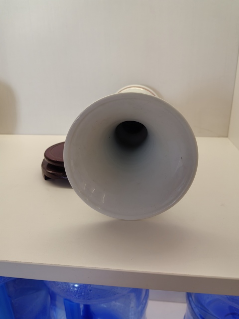 古玩陶瓷乾隆年制款嬰戲紋粉彩束腰花觚拍賣，當前價格8800元