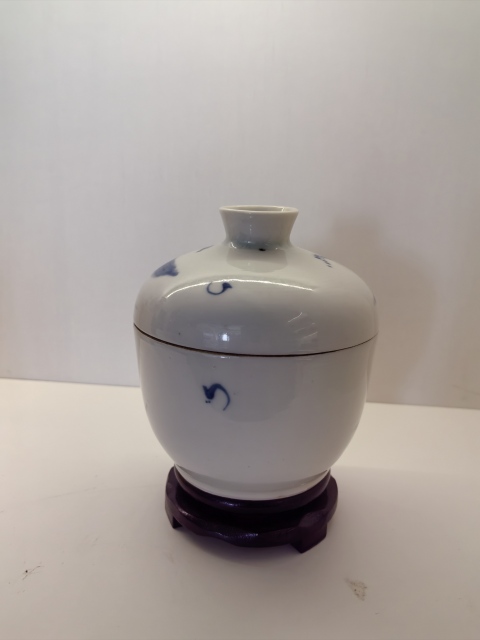 古玩陶瓷人物紋青花蓋缸拍賣，當前價格2500元