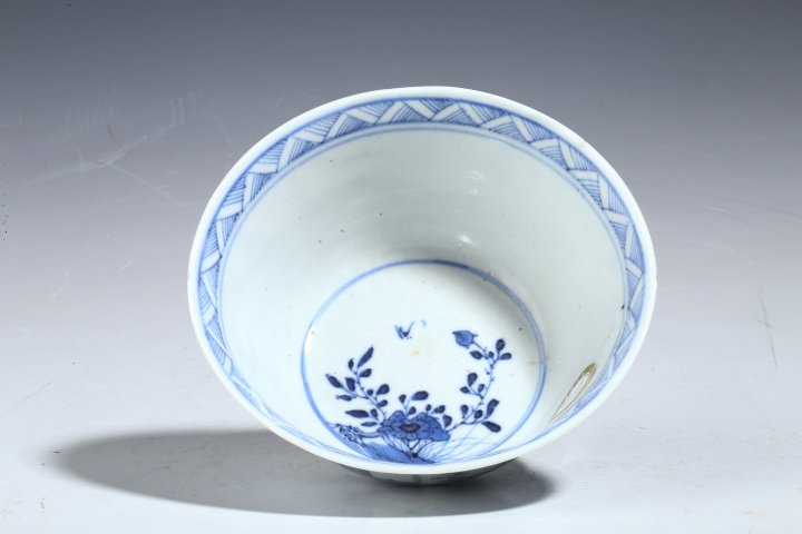 古玩陶瓷清晚·青花開窗仕女花卉紋碗拍賣,當前價格512元