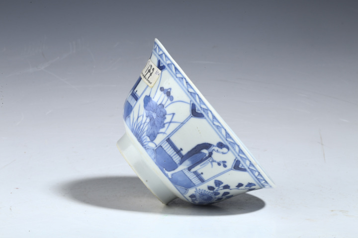古玩陶瓷清晚·青花開窗仕女花卉紋碗拍賣,當前價格512元