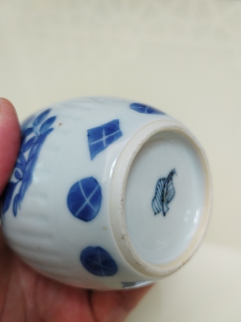古玩陶瓷清康熙青花折枝花卉紋瓜楞罐拍賣，當前價格5500元